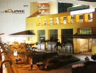 Square Hotel Hyderabad Bagian luar foto